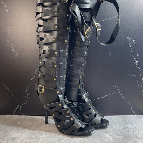 Timetang Shoes - TimeTang Strap Heels Black Size 6.5m